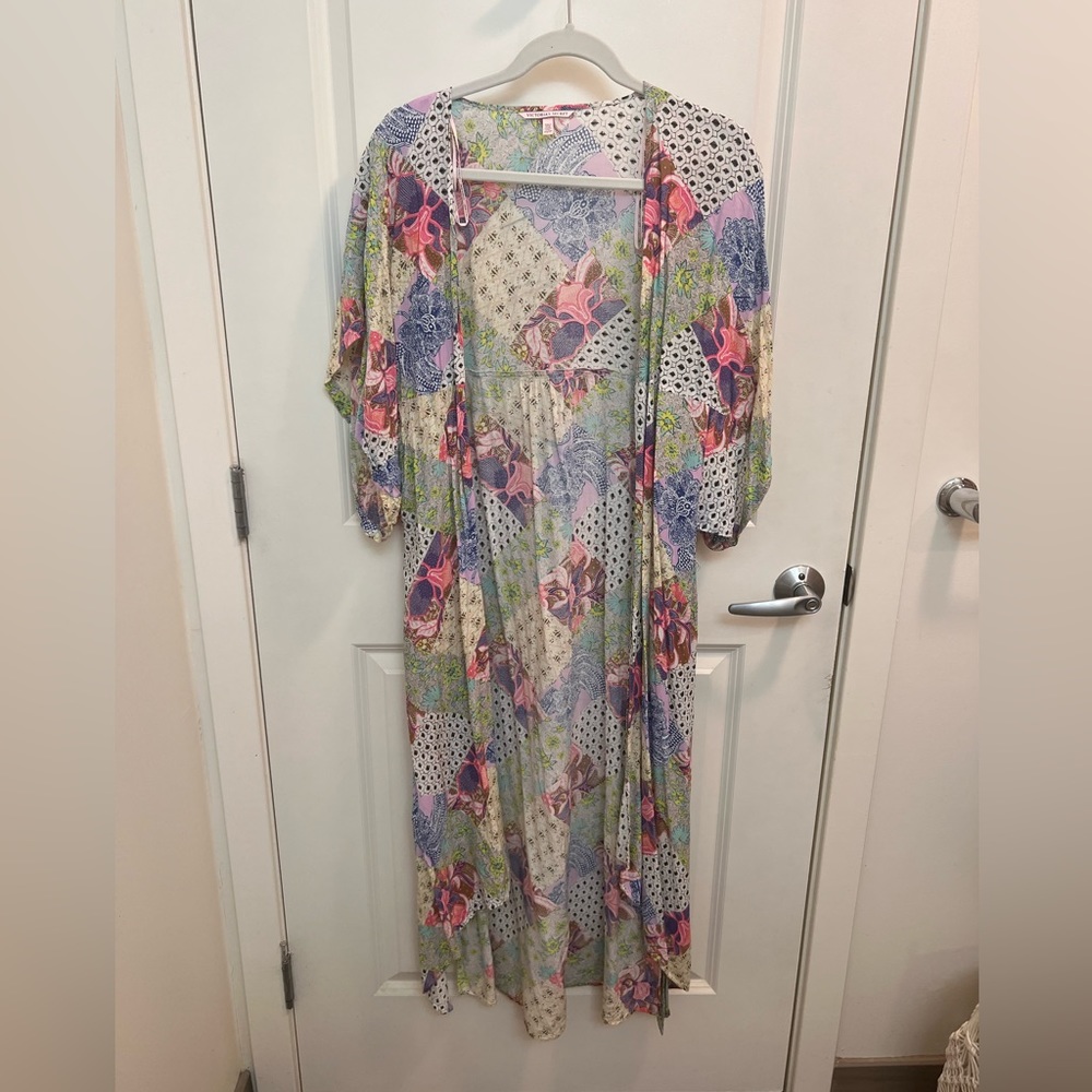 Victoria’s Secret kimono, XS, like new, smoke free home